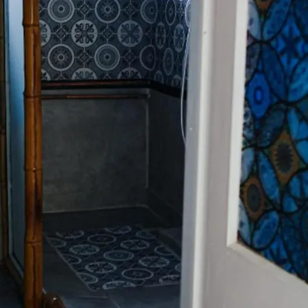 Atlas With Shared Bathroom