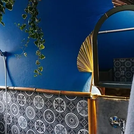 Δωμάτια σε οικογενειακή κατοικία Atlas With Shared Bathroom *