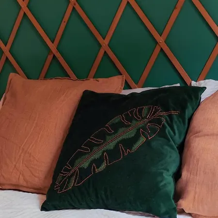 Atlas With Shared Bathroom * Μπρατισλάβα